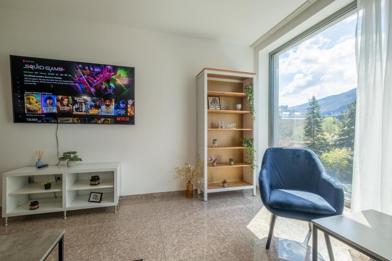 Julie'S Sunny Cozy Apartment With Balcony Sofia Esterno foto