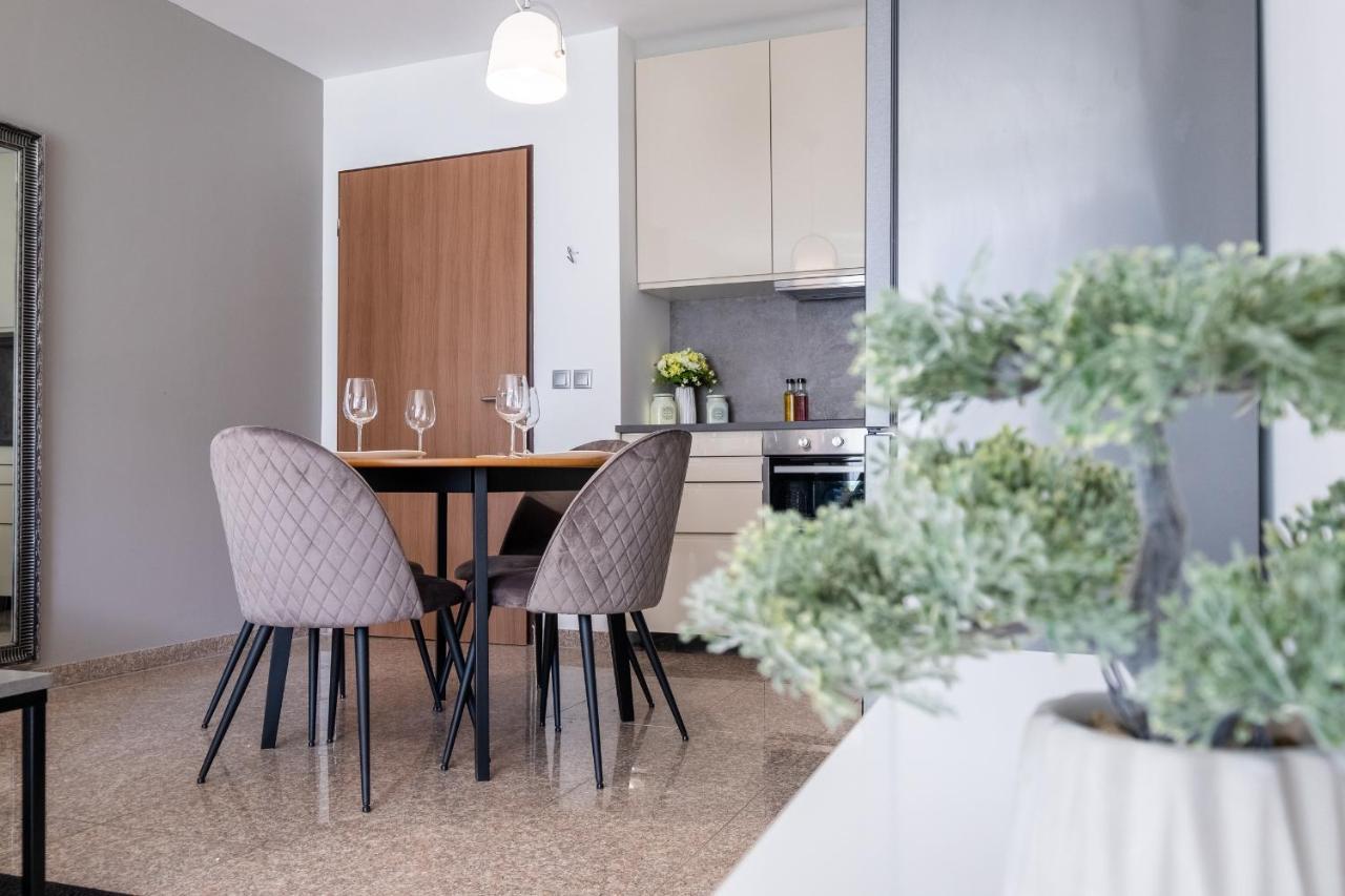 Julie'S Sunny Cozy Apartment With Balcony Sofia Esterno foto