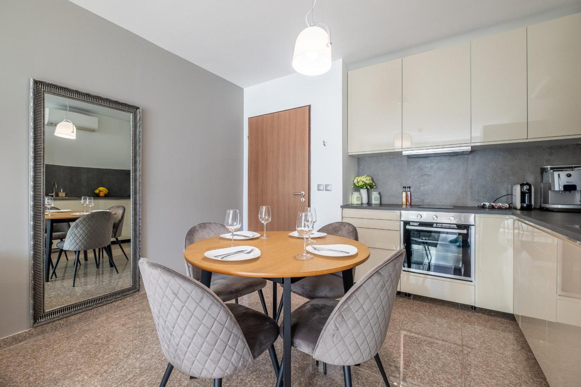 Julie'S Sunny Cozy Apartment With Balcony Sofia Esterno foto